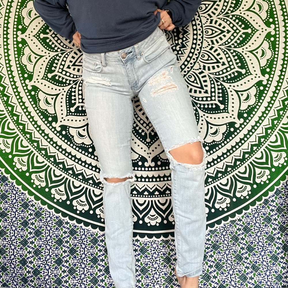 American Eagle Jeans • 6R